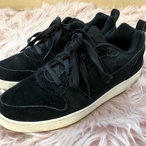 Nike Air Force 1 black suede low force w gum sole